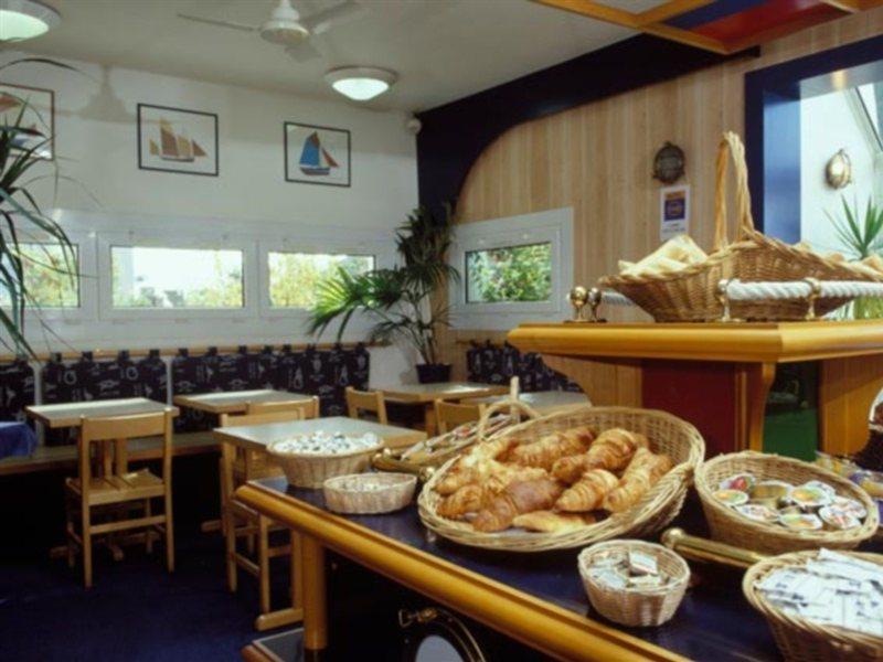 Kyriad Direct La Beaujoire Hotel 2*